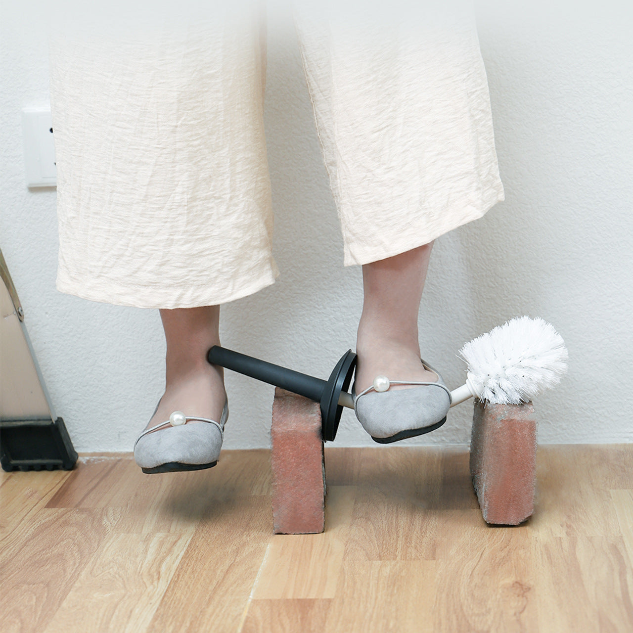 Soft Bristle Toilet Brush & Holder ? Compact Bathroom Cleaning Tool